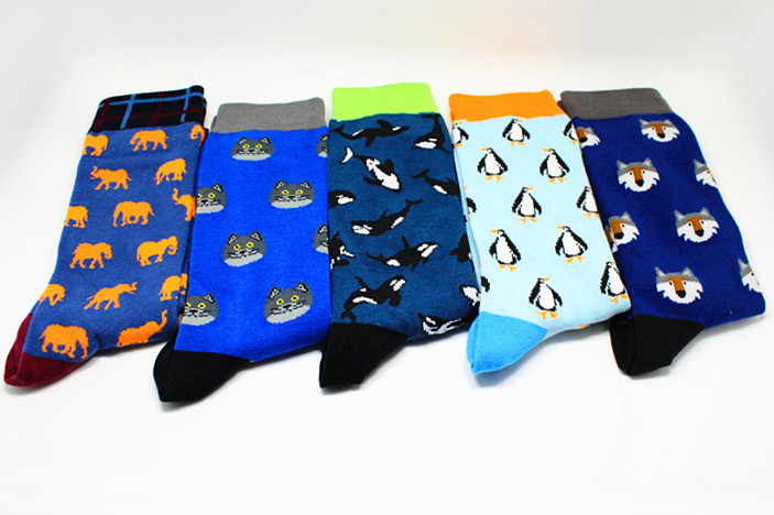 New cartoon cross-border source multi-logo mid-calf men's socks for export, multi-pattern personalized and trendy men's socks wholesale, common cotton socks