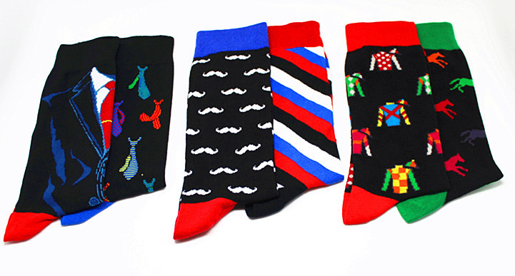 Cotton personalized yin-yang socks for different feet, fashionable men's socks, skateboard-style cotton socks, trendy mid-calf men's socks for export Item Picture