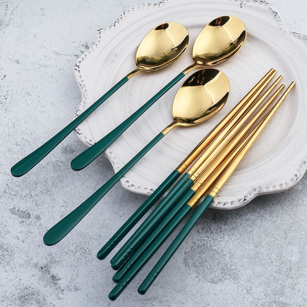 A Korean-style tableware set of 304 stainless steel soup spoons and chopsticks, a creative gift tableware set of Chinese-style serving spoons and chopsticks Application Scenario