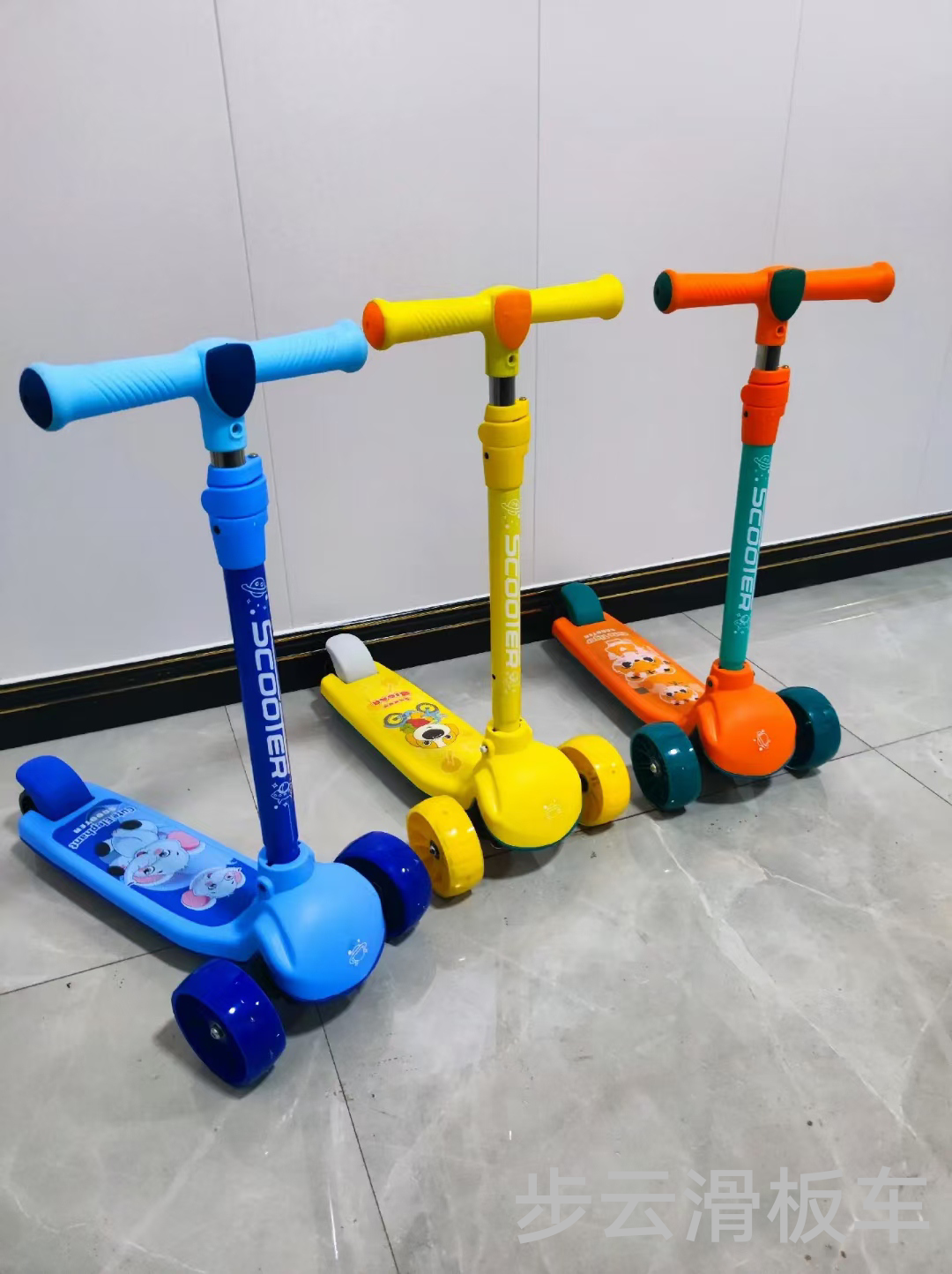 The 2022 new children's height car of Buyun features pu wheels with light strips and music, and the height of the large wheels Application Scenario