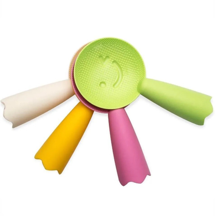 The plastic rice spoon is cute and won't stick to rice. The plastic rice cooker can be hung with a multi-functional rice spoon Specification image