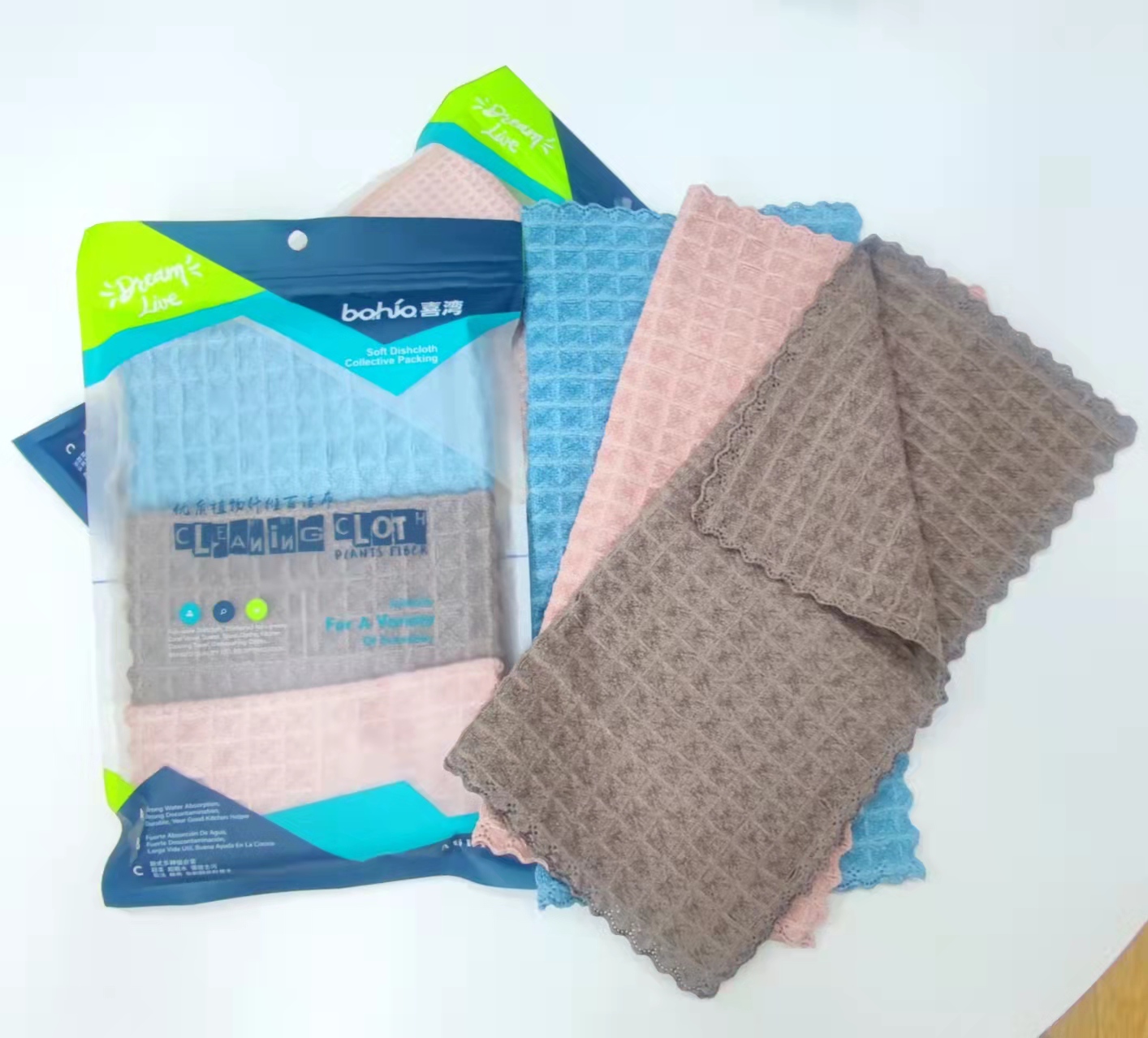 Wafge microfiber towels are skin-friendly and do not shed fibers. Wafge microfiber square towels are cleaning cloths Item Picture