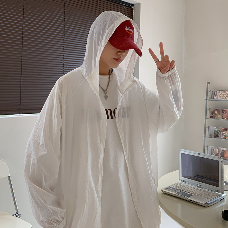 Summer men's and women's ultra-thin breathable solid-color sun-protective clothing, loose quick-drying hooded jackets, Hong Kong-style sport jackets are trendy Application Scenario