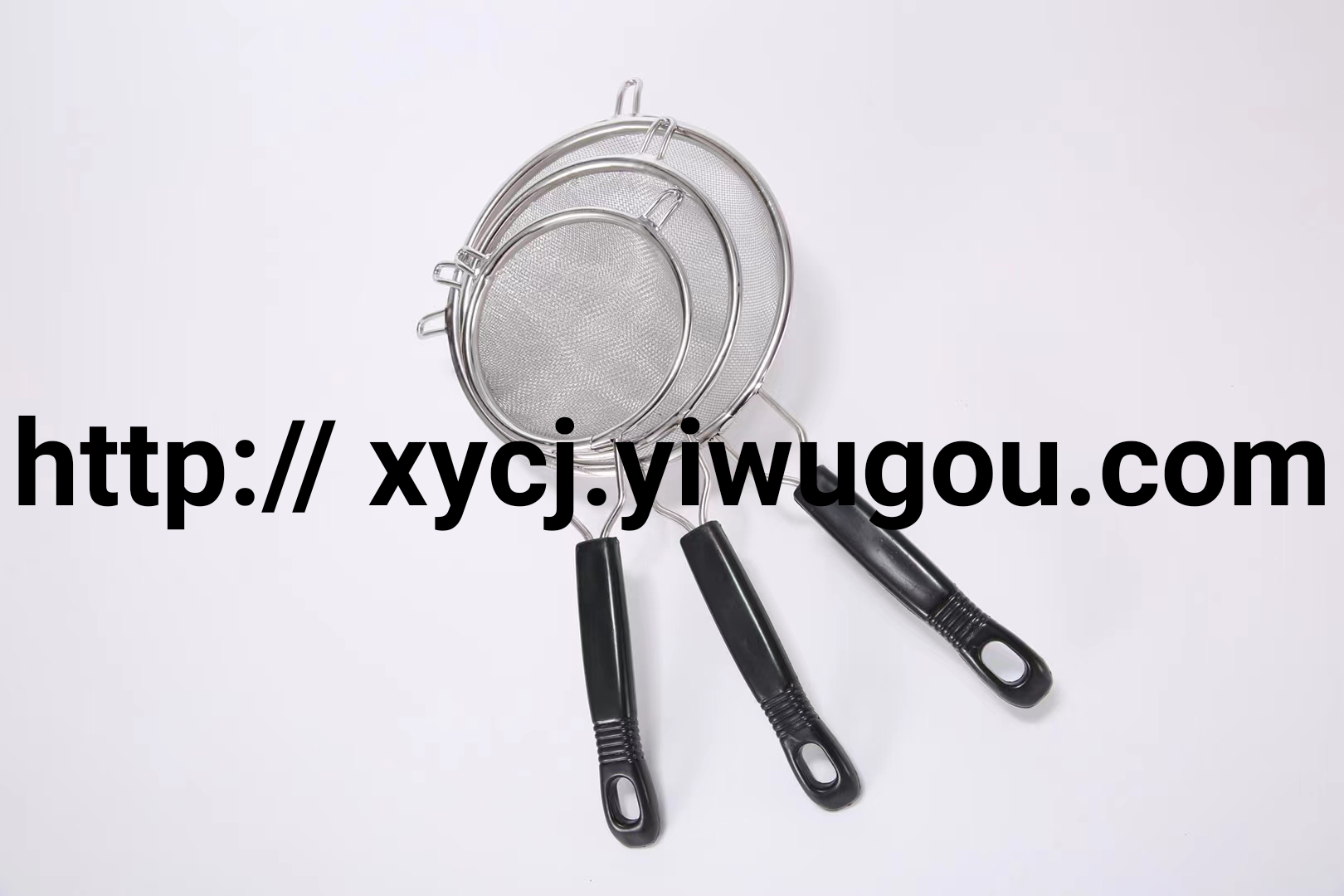 Wholesale of kitchenware, oil-blocking, durable, fine-mesh, small-sized straight handle stainless steel strainers for hot pot oil residue