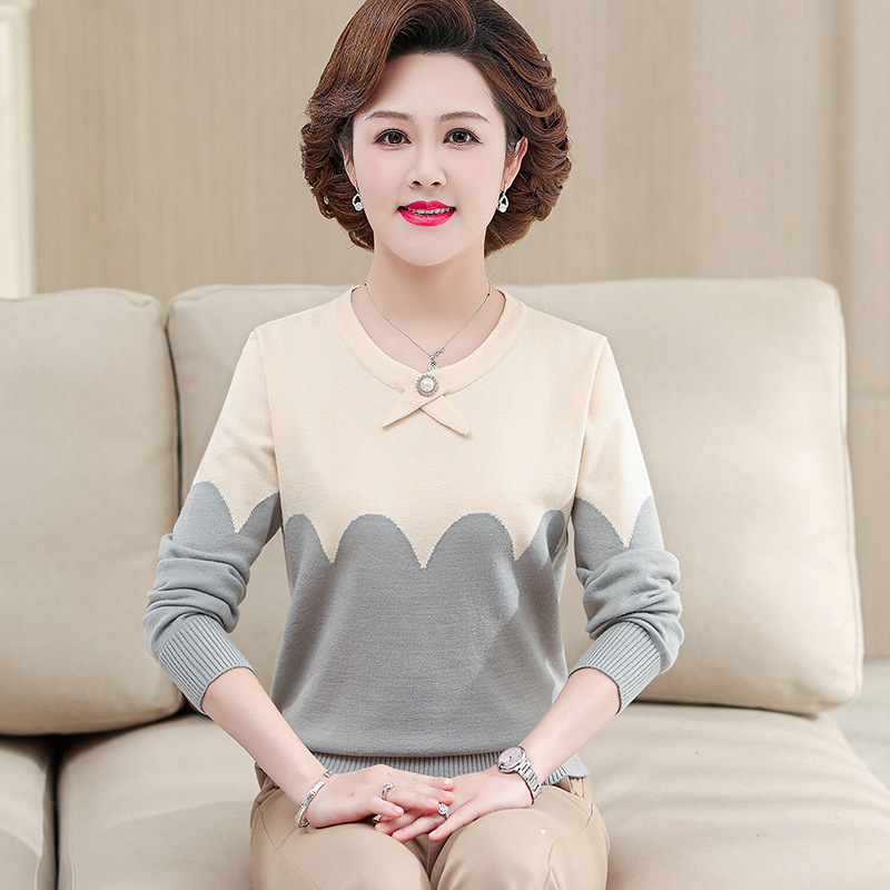 Mom sweater spring clothes 2022 new middle-aged western style knit top fashion bottom shirt middle-aged and elderly long sleeve small shirt