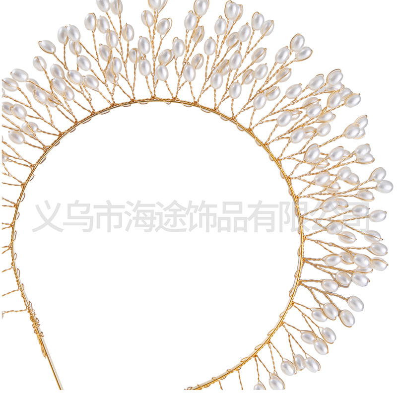 Cross-border new pearl vertical crown, hand-woven bride and bridesmaid crown, wedding banquet headwear and accessories Application Scenario