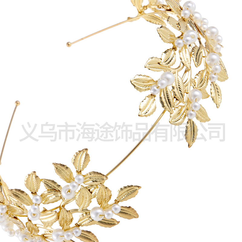 Korean-style best-selling golden alloy leaf bride headwear, internet-famous pearl hair bands, wedding hair accessories and wedding ornaments Application Scenario