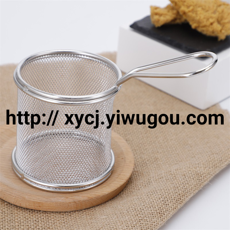 Stainless steel filter screen spoon, multi-functional wooden handle oil filter, large strainer spoon, kitchen tool manufacturer Application Scenario