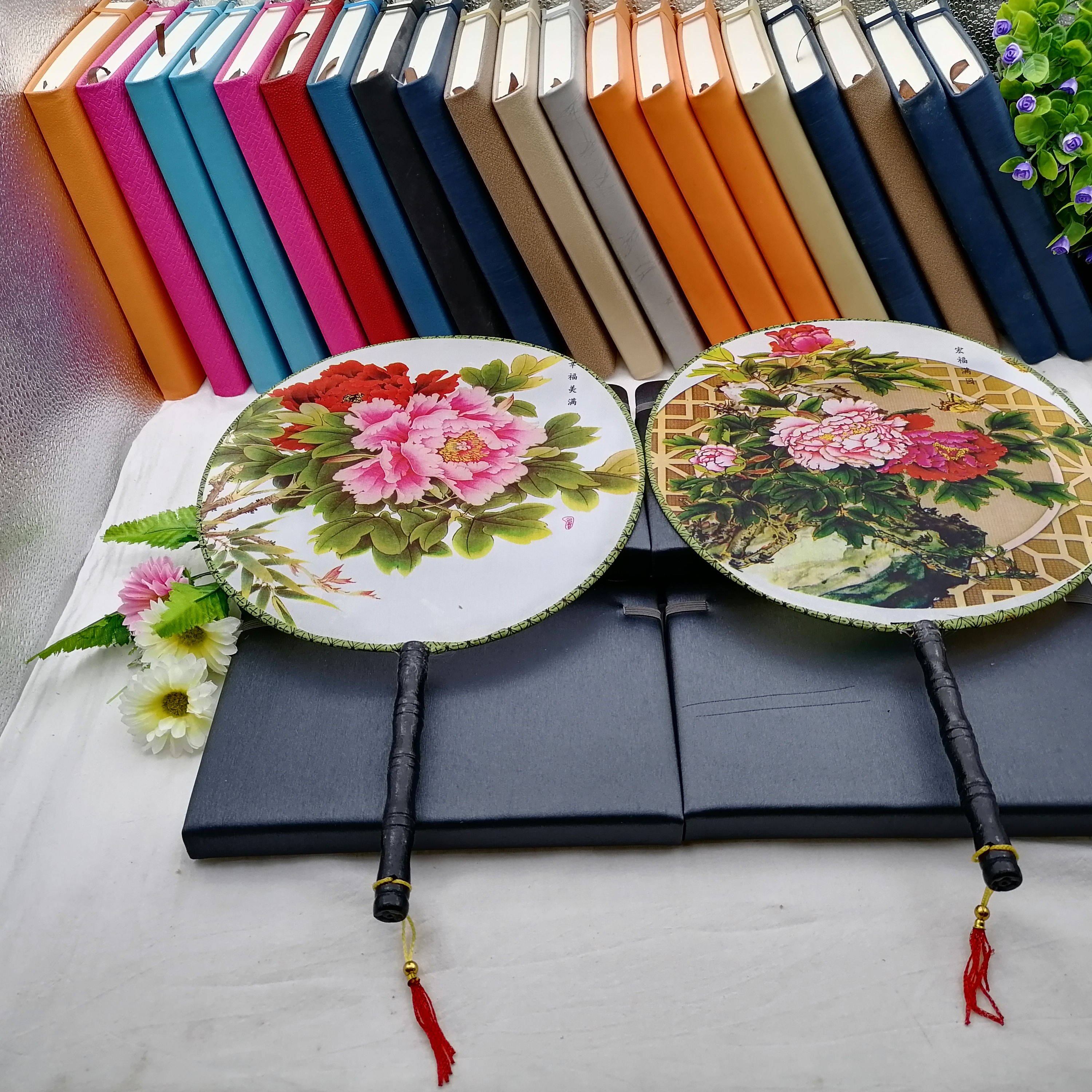 D1713 المروحة الصينية القديمة الممزقة من طراز D1713 Item Picture