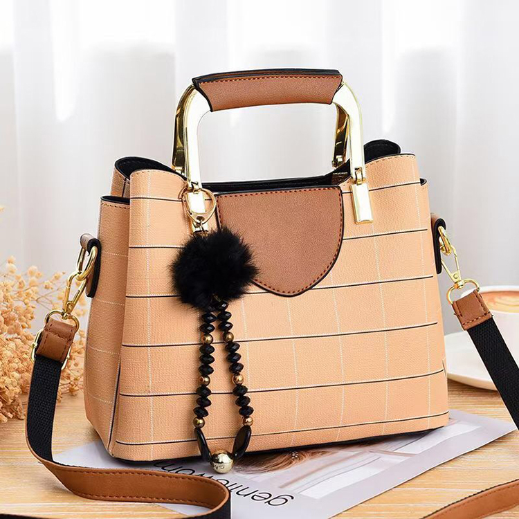A tripod bags AAA