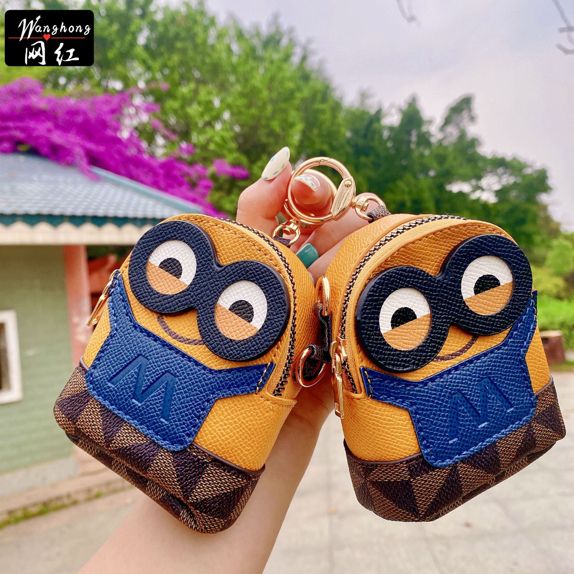 New cartoon minions purse cute chain mini bag fashion trend single shoulder crossbody bag wholesale for women