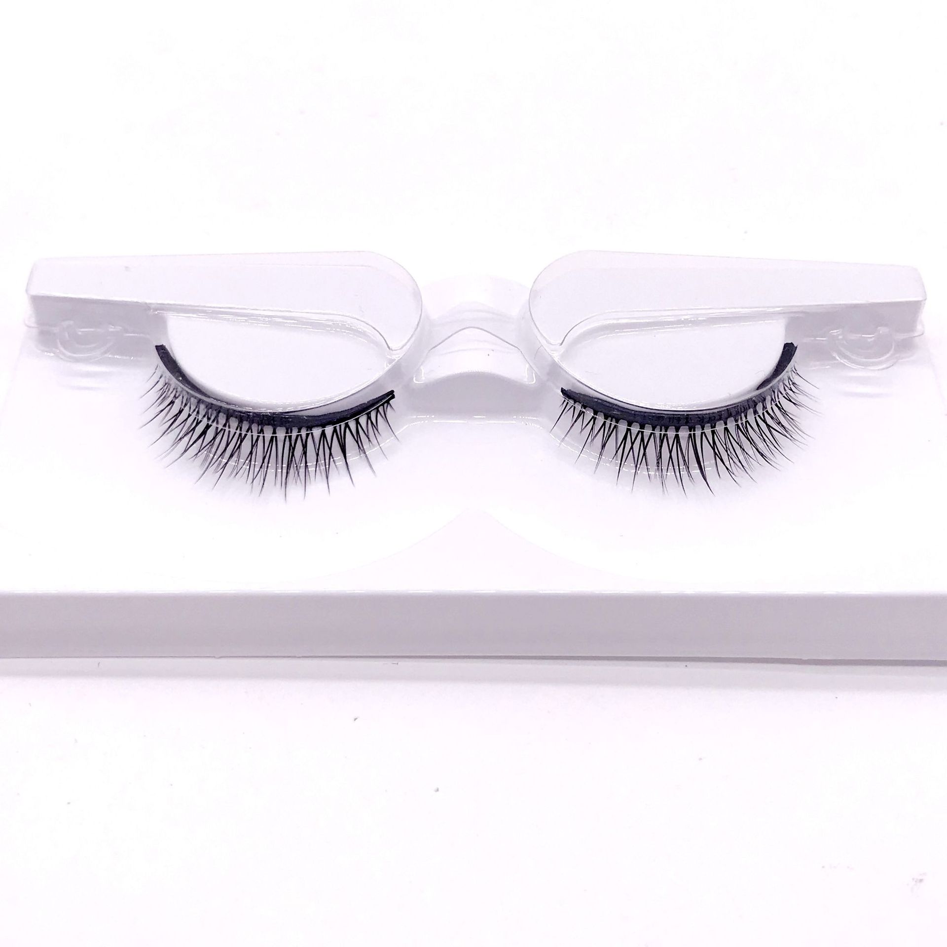 Xiaohongshu is highly recommending a pair of natural temperature-sensitive jelly glue self-adhesive eyelash manufacturers for wholesale of self-adhesive false eyelashes Application Scenario