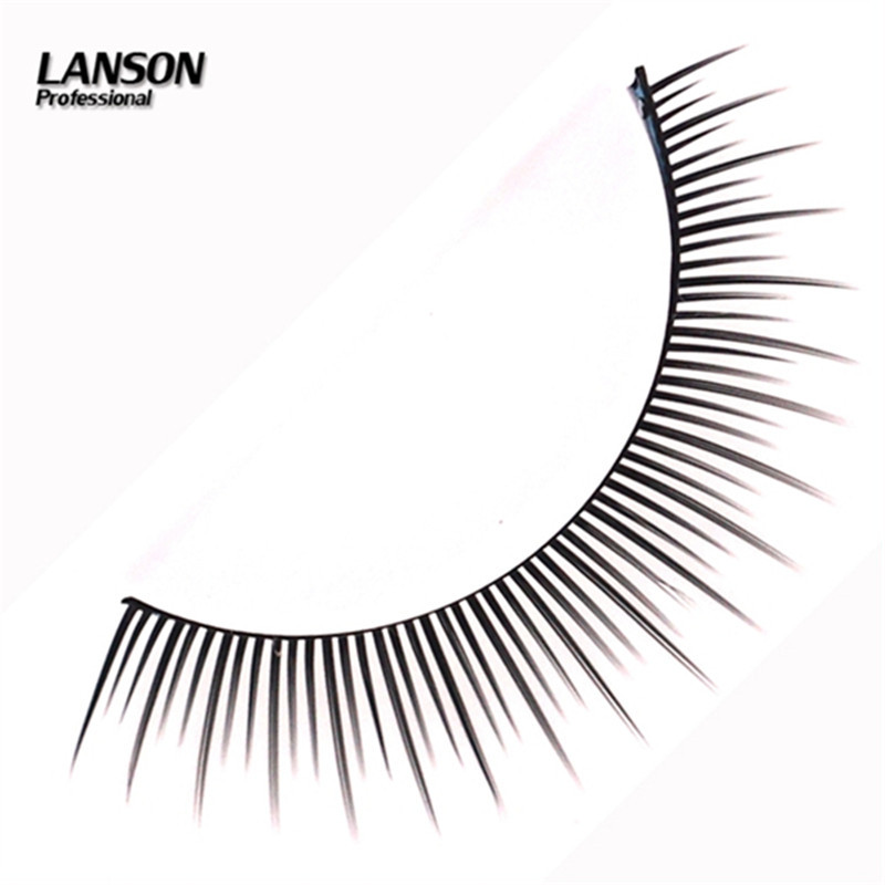 Short black soft cotton thread with false eyelashes for women to look natural without makeup, creating a trendy, airy and curly eyelash look. Factory direct sales Application Scenario