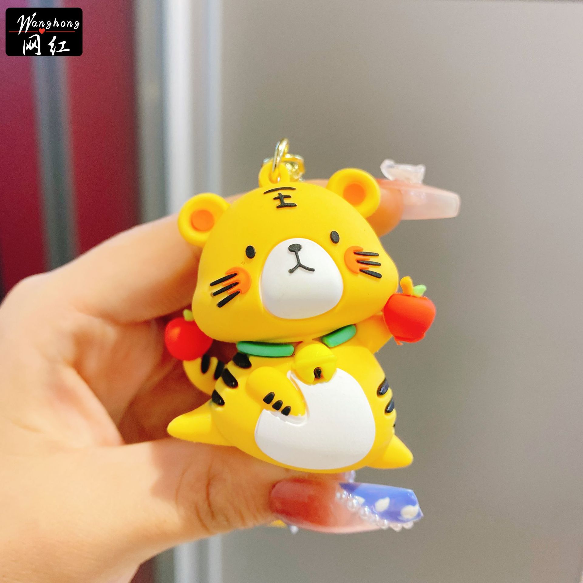 Dibujos animados cute manzana tigre llavero creativo año del tigre llave del coche colgante bolsa colgante llavero Specification image