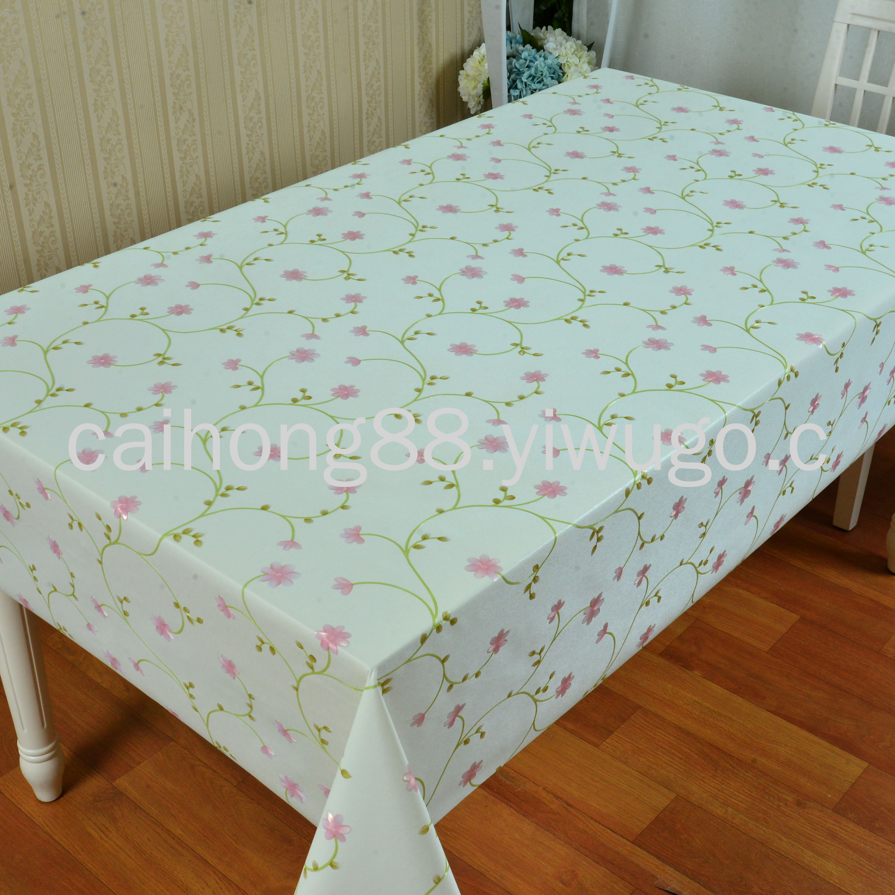 Factory direct sales of high-end, elegant, waterproof and no-wash decorative tablecloths with iridesy pastoral style printed yarn details Picture