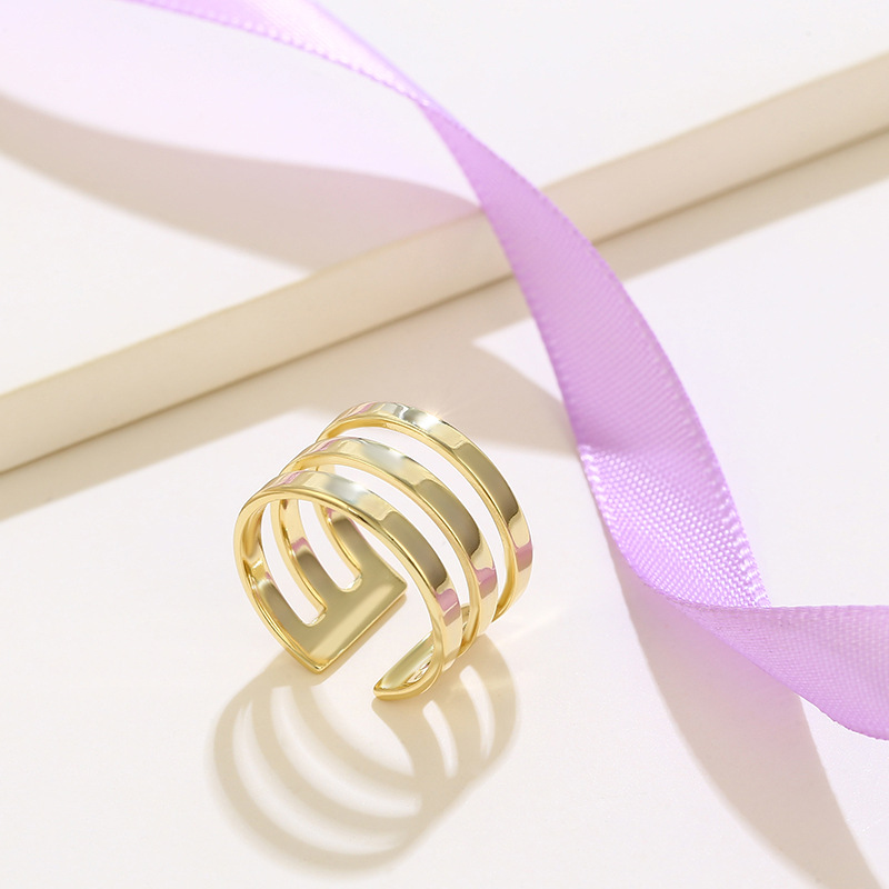 Xuping joyería plateado oro 14K simple geométrico apilado anillo europeo y americano personalidad frío viento abierto anillo mujeres Application Scenario