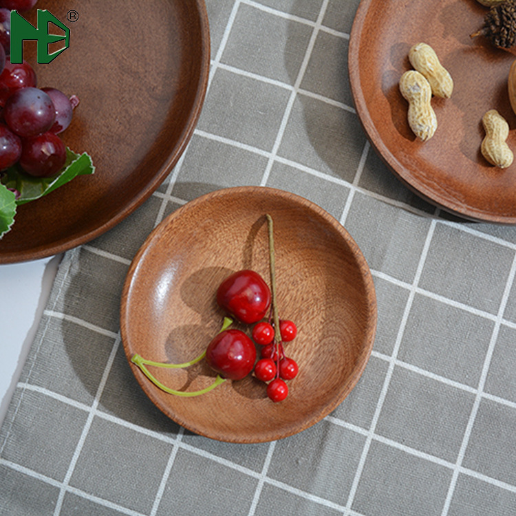 Wooden round black walnut wooden trays, fruit bread plates, baby dinner plates in various sizes are available for wholesale Application Scenario