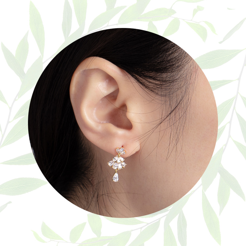 Xuping joyería nueva llegada simple influenciador temperamento pequeño abanico 925 aguja de plata plateada 14K pendientes de oro para mujer AE1012 Application Scenario