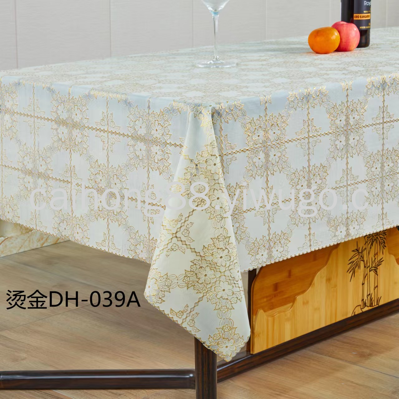PVC gold and silver embossed lace tablecloth, classic European home tablecloth, hotel decoration, waterproof and no-wash tablecloth details Picture