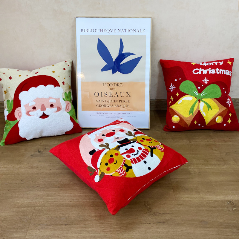 Santa Claus embroidered throw pillow, gift cushion, pillowcase, bedside, bedroom, living room, sofa cushion, soft pillow