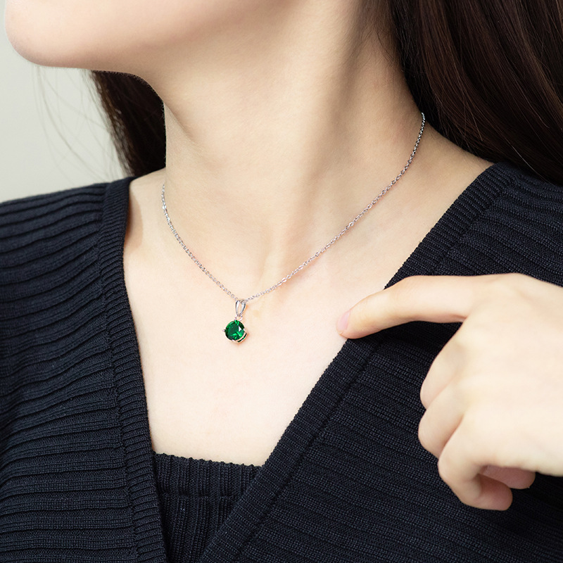 Xuping Jewelry, white gold heart-shaped colored artificial gemstone necklace, simple and fashionable European and American heart-shaped necklace for women details Picture