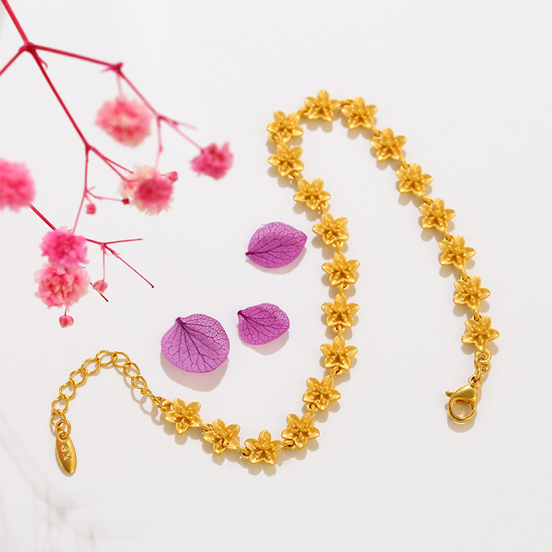 Xuping Jewelry 24K gold alloy flower jewelry, retro fashion, niche design sense, elegant bracelet wholesale Application Scenario