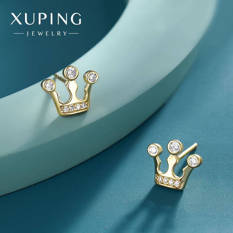 Xuping Jewelry's golden, cute and small crown stud earrings are a niche design for women, exuding a high-end Korean style and elegant charm Application Scenario