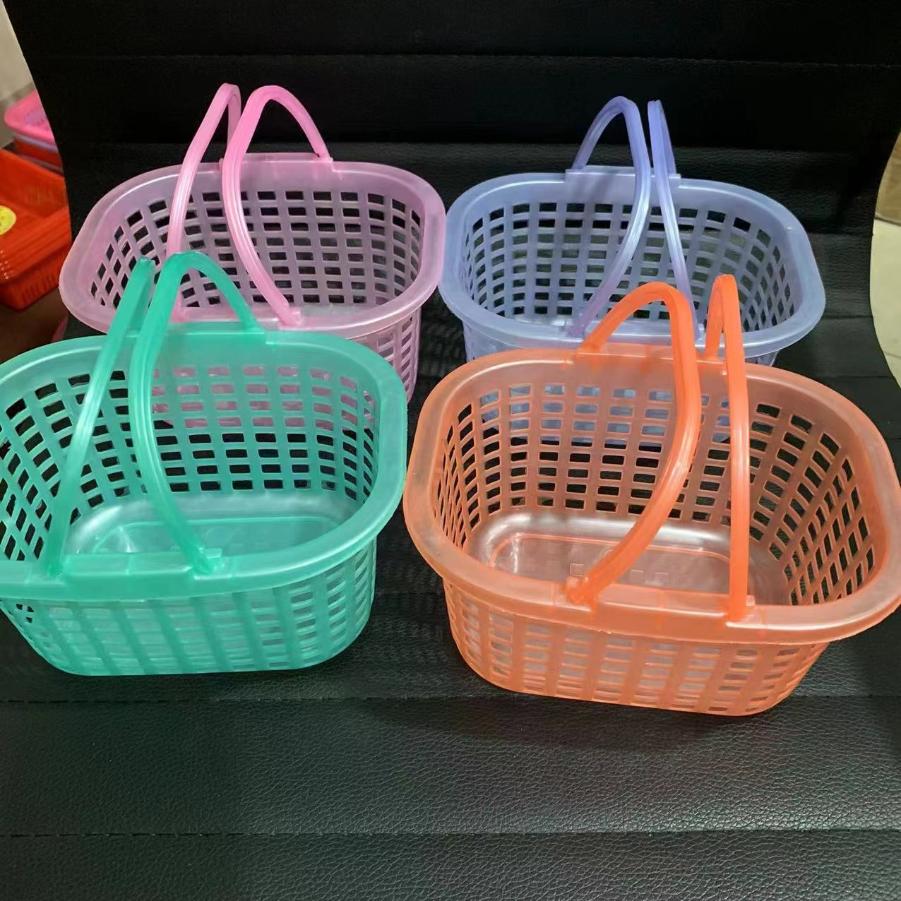 Wholesale supply of plastic baskets 820 square baskets strawberries, blueberries, cherries, special fruit blue