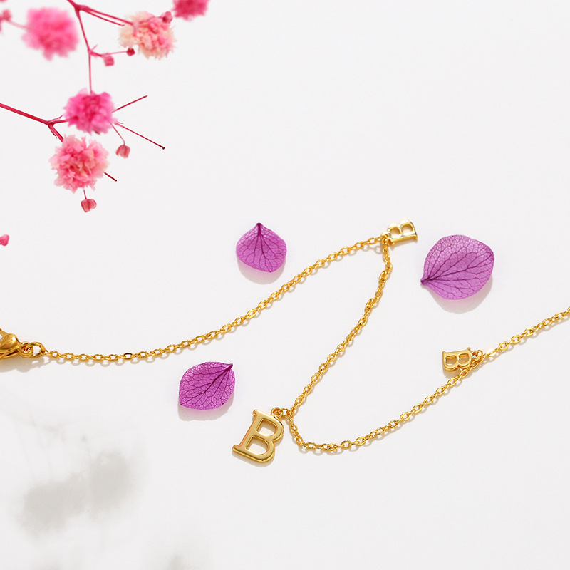 Xuping Jewelry's new 24K gold-plated alloy anklets feature a simple and fashionable European and American lettered anklets that are niche for girls Application Scenario