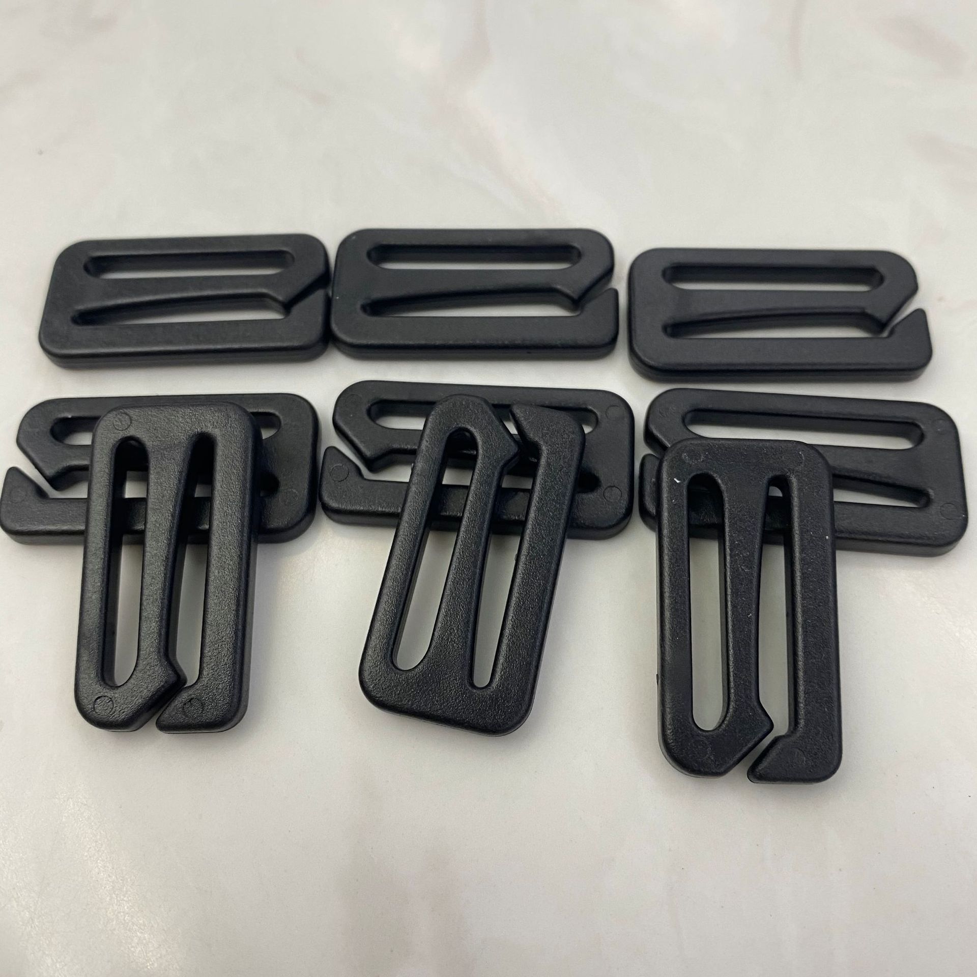 1-inch plastic E-shaped buckle trapezoidal buckle luggage accessories, leather goods accessories, handbag computer bag accessories, 6-shaped buckle, 9-shaped buckle Specification image