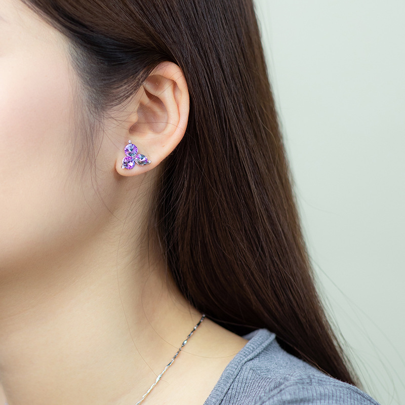 Xuping Jewelry offers cross-border export accessories from Europe and America, including purple clover stud earrings and fashionable imitation crystal earrings from Europe and America Specification image