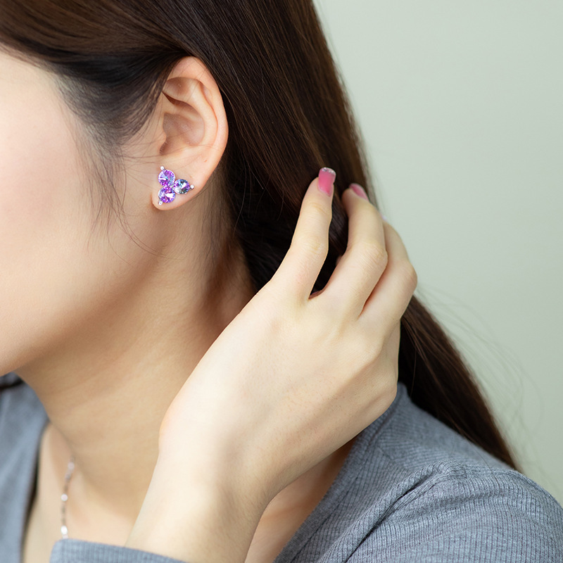 Xuping Jewelry offers cross-border export accessories from Europe and America, including purple clover stud earrings and fashionable imitation crystal earrings from Europe and America Application Scenario