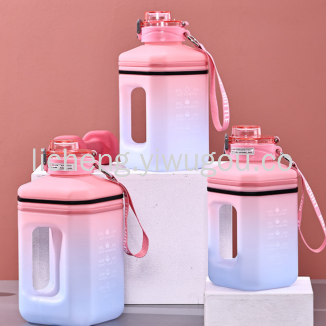Spray pegamento arco iris cuadrado tipo tonelada tonelada cubo deportes jarra de agua de gran capacidad moda adulto estudiante cordón portátil para hombres y mujeres taza details Picture