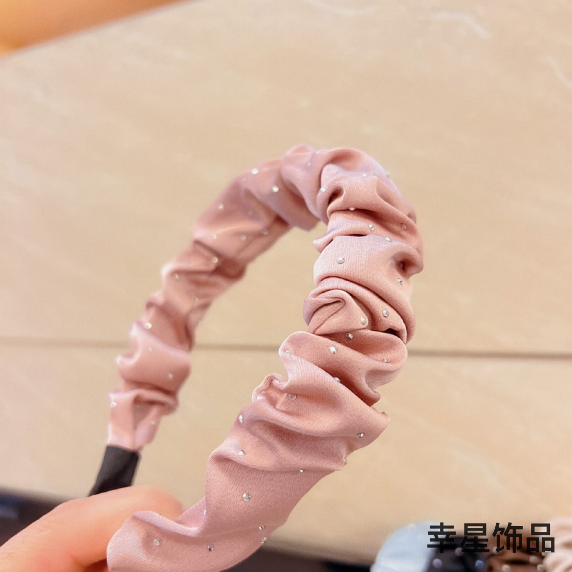 YAJA's high-quality new hair band, solid color fabric with rhinestones, simple hair accessory headband, pleated ladies' hairpin headwear Item Picture