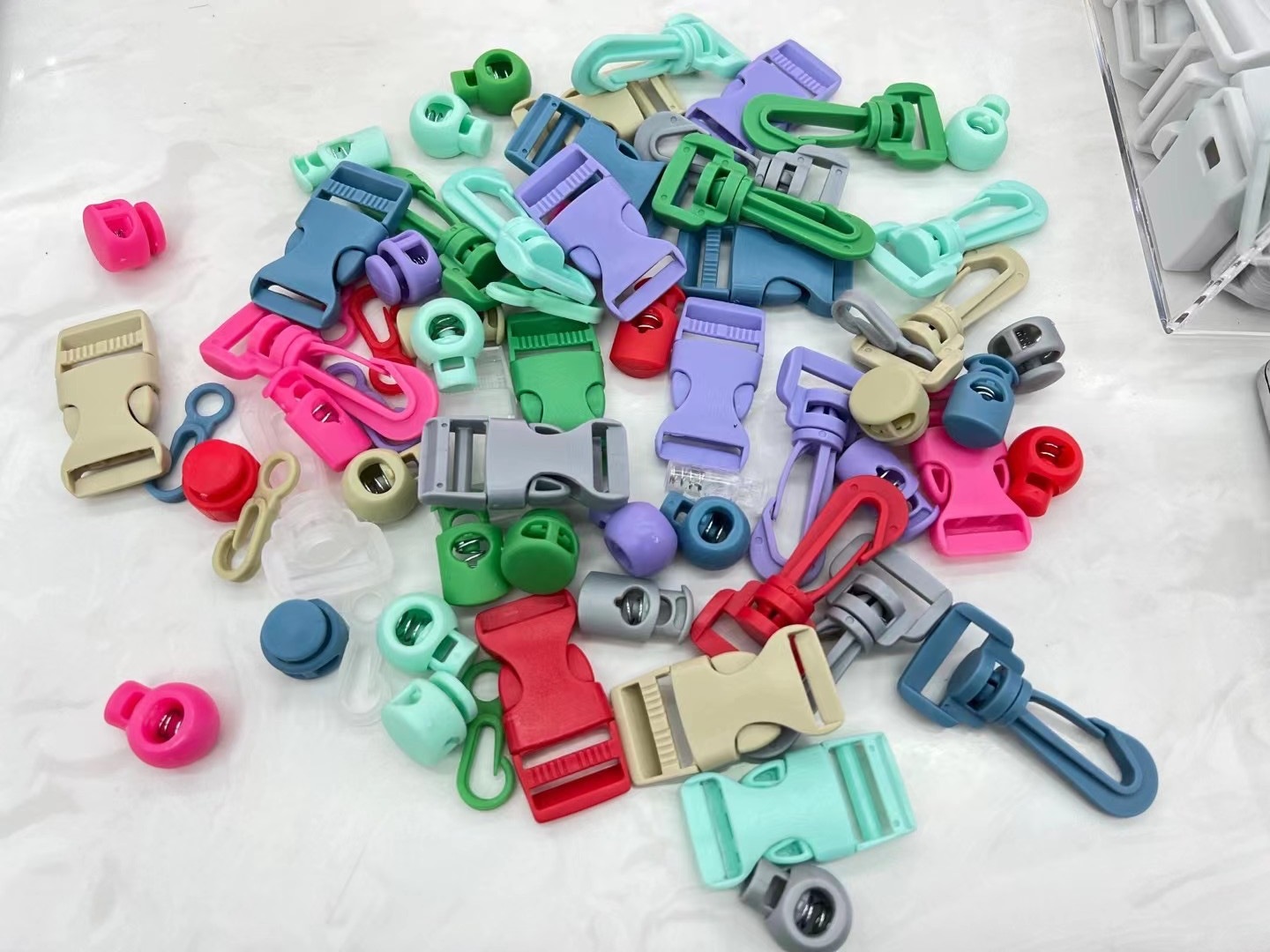 Color 2.0cm children's water bottle rope buckle series, swivel hook, bag shoulder strap buckle, webbing adjustment buckle, in stock, quick delivery details Picture