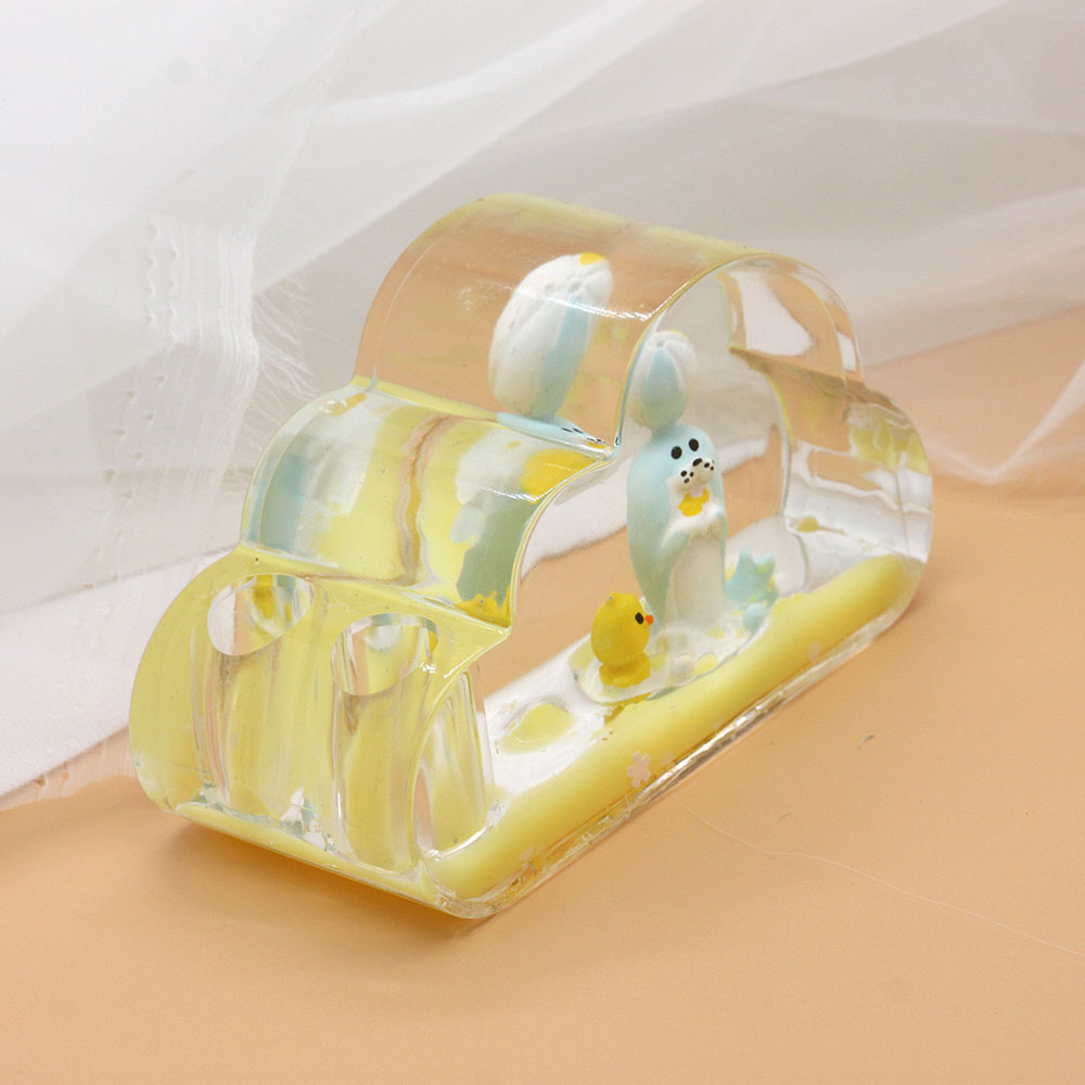 Boutique store supplies: Children's gifts, oil-dripping hourglasses, oil tankers, acrylic desktop ornaments, pen holders, office gifts Application Scenario