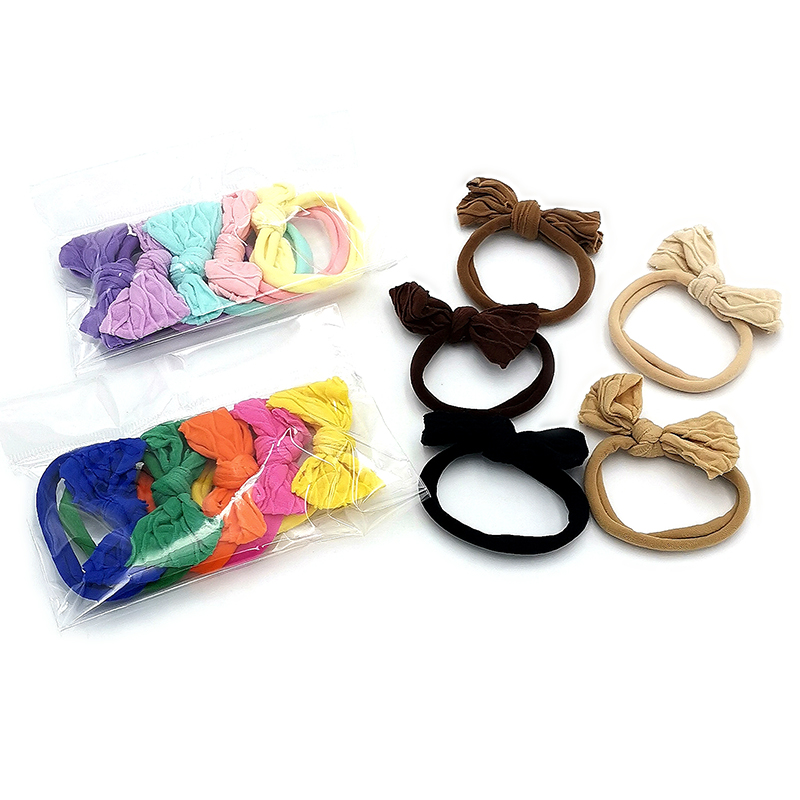 B1124 bag of 5 bow-shaped hair bands, hair accessories, hair ties, hair bands, hair rings and hair belts, 2 yuan, 2 yuan store in Yiwu Application Scenario