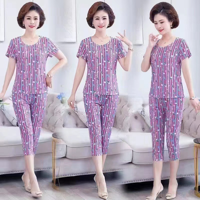 Mom Summer Beauty Strip Set Casual 2022 New Style Middle-aged and Elderly women's top, large-sized middle-aged short-sleeved T-shirt details Picture