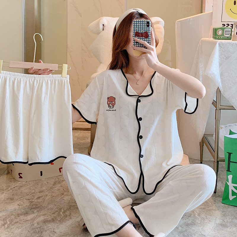 Jacquard Bear live-streaming three-piece set summer pajamas for women, short sleeves, shorts, long pants, cardigan, solid color cartoon home wear Application Scenario