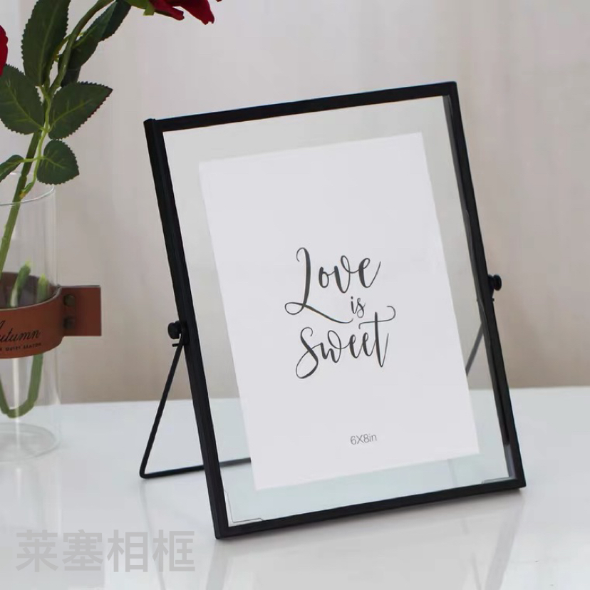 Creative ironwork and metal material decorative items for home decoration, living room and bedroom handicrafts, photos, metal photo frames Application Scenario