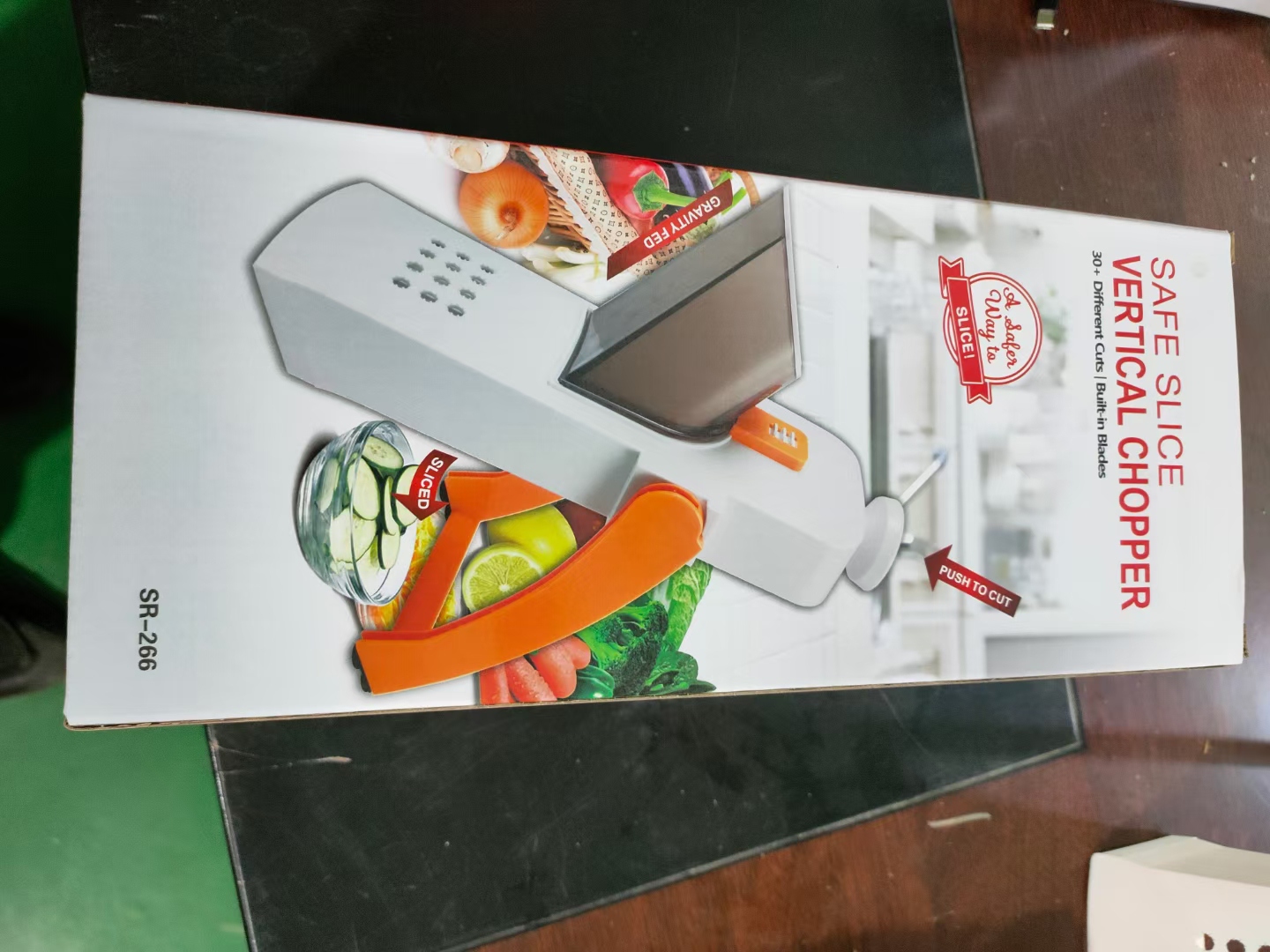 Adjustable multi-functional vegetable cutter, kitchen household fruit and vegetable three-in-one multi-speed stainless steel foreign trade vegetable cutter Application Scenario