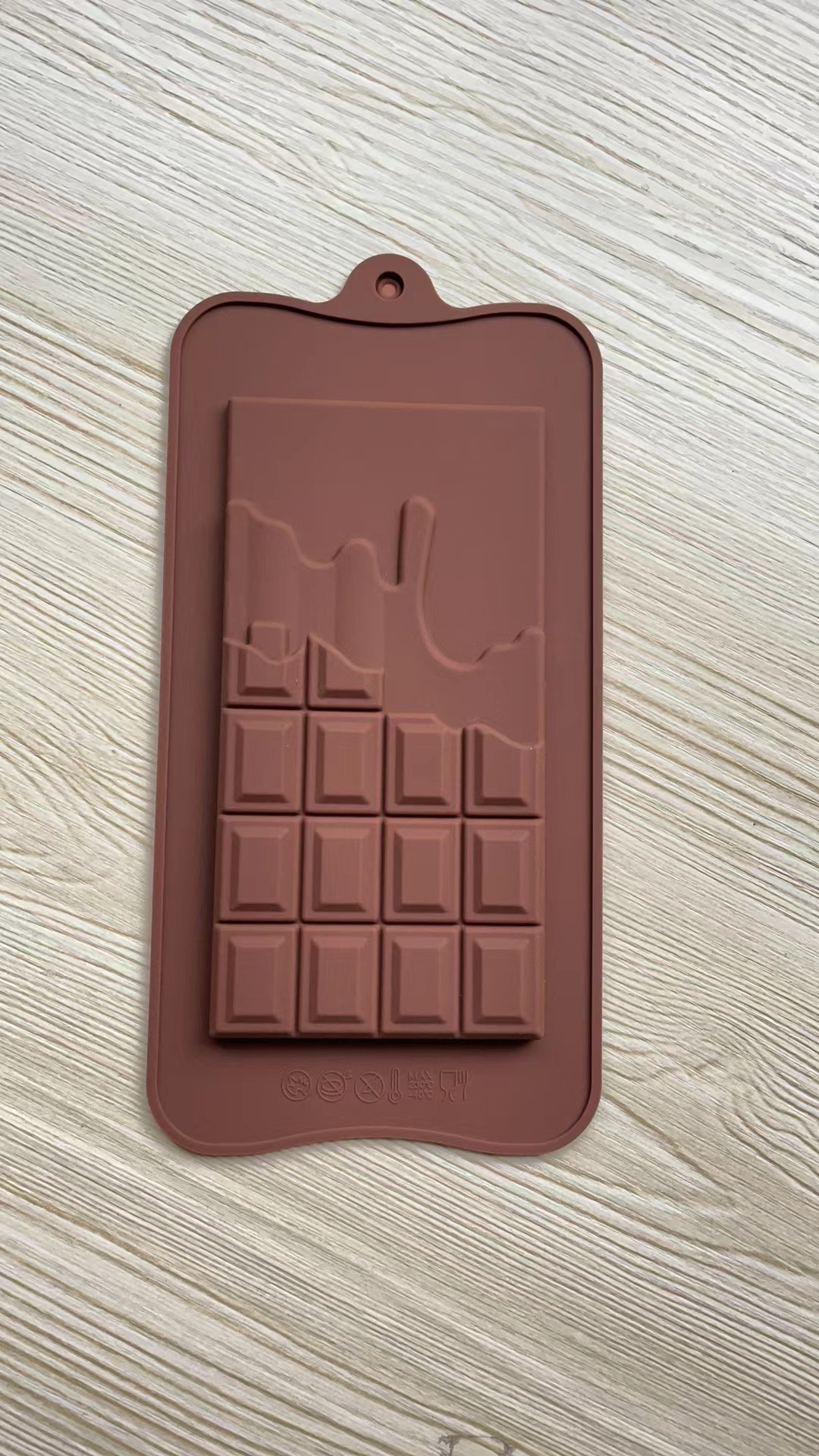 6-hole Easter egg silicone cake mold, chocolate mold, baking supplies, creative, non-toxic, for microwave and oven use Item Picture