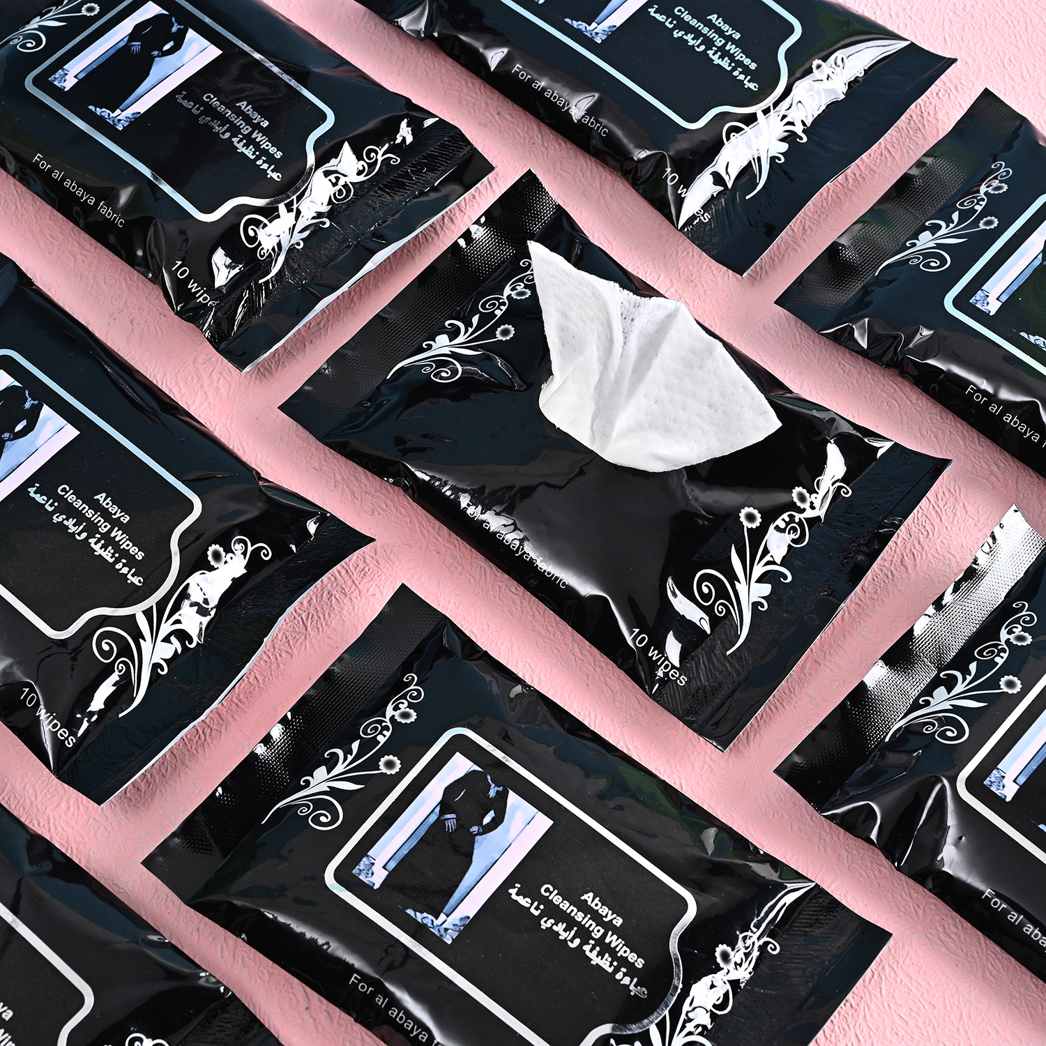 Disposable down jacket cleaning wet wipes, stain-removing laundry detergent, dry cleaning agent, wet wipes, cleaning wet Application Scenario