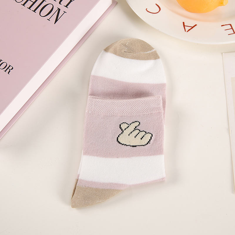 Spring and Autumn new cotton socks, fashionable women's socks, Internet celebrity bestsellers, mid-calf trendy socks, couple socks, street stall socks details Picture