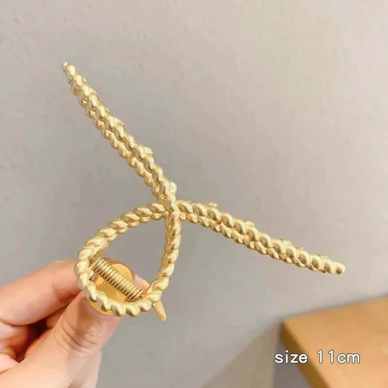 Wholesale of large-sized female Internet celebrity alloy pearl gripper, matte gold water diamond, metal hairpin at the back of the head, shark clip Specification image
