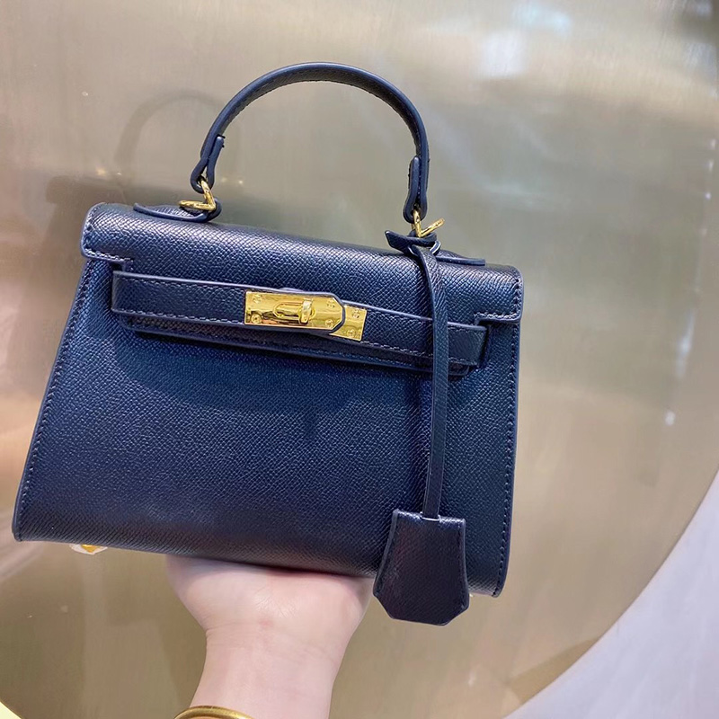 箱包产品图
