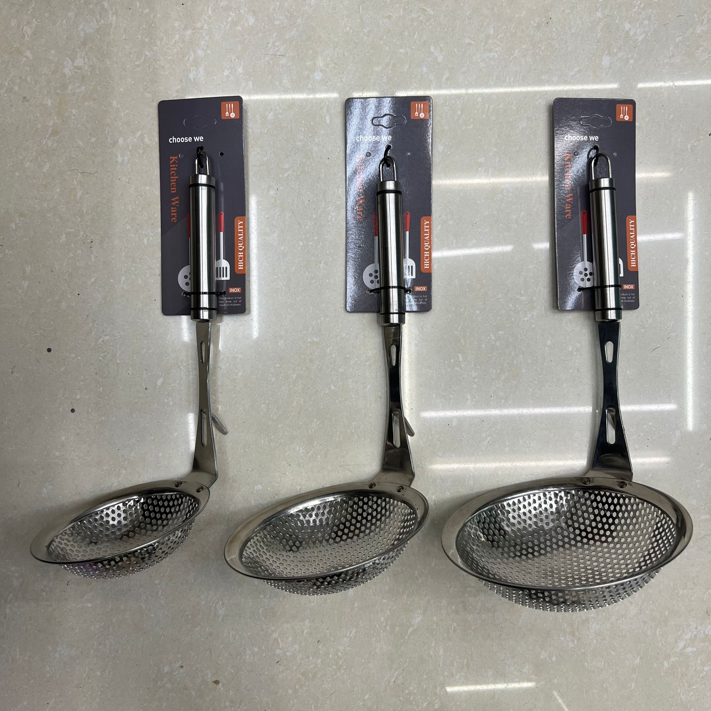 Stainless steel kitchen products 2.5cm double plastic line round steel handle punching leak
