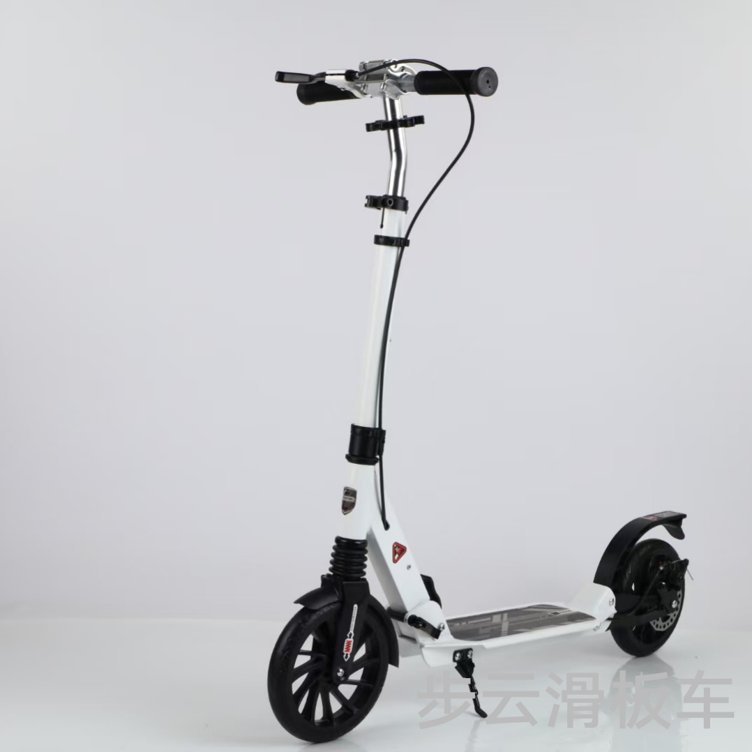 The Buyun adult aluminum alloy scooter features a push-button handle with handbrake, disc brake and shock absorption. The wheel height is adjustable Application Scenario