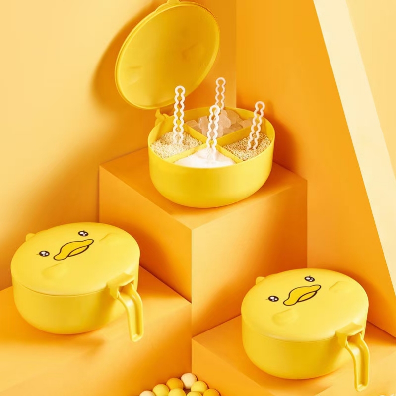 The Little Yellow Duck seasoning box is a four-compartment integrated kitchen salt and monosodium glutamate seasoning jar. It is a household compartments with LIDS and sealed seasoning box details Picture
