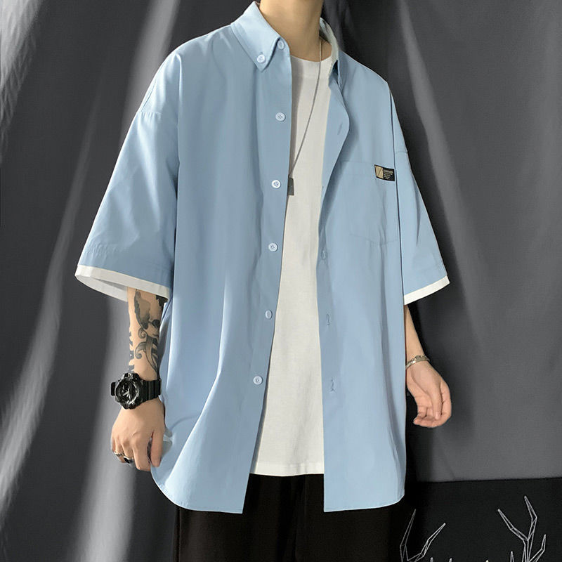 For the summer vacation, two short-sleeved shirts for men, a loose half-sleeved Korean-style shirt, a cool and stylish coat, couple outfits, and sun-protective outerwear details Picture
